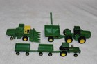 1/64 JD 8870 4WD,95 4 ROW COMBINE,500 GRAIN CART,50 SERIES TRACTOR & 2 WAGONS — photo 4