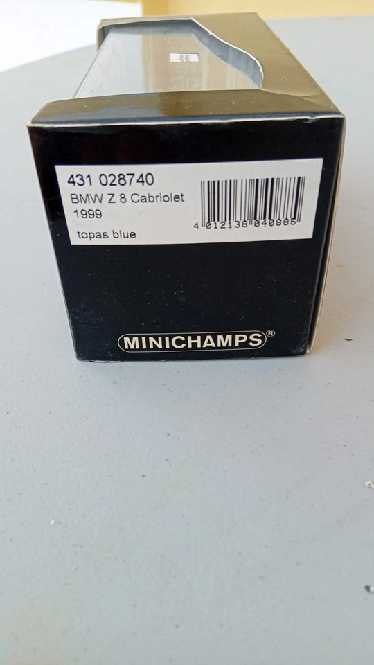 MINICHAMPS BMW Z8 CABRIOLET DEL 1999 - BLUE - 1/43 - Immagine 2 di 4