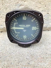 Garwin VSI Vertical Speed Indicator PN G991-01-1C, Illuminated Dial (16)