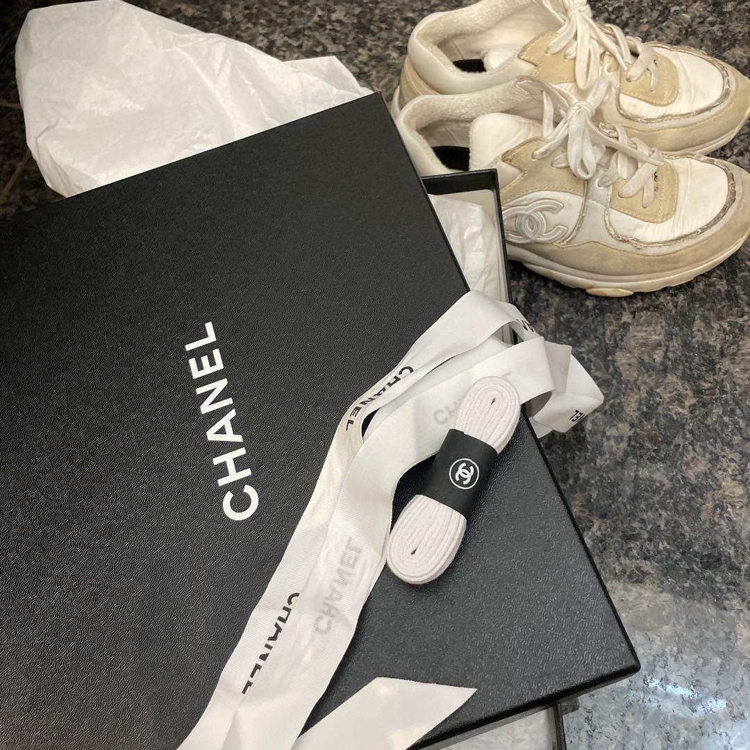 CHANEL スニーカー 36 Chanel Sneakers White Leather With Coco Mark Size 36 US