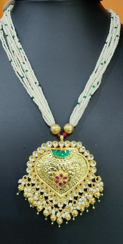 Jadau Handmade Jadtar Moti Pearl Set 