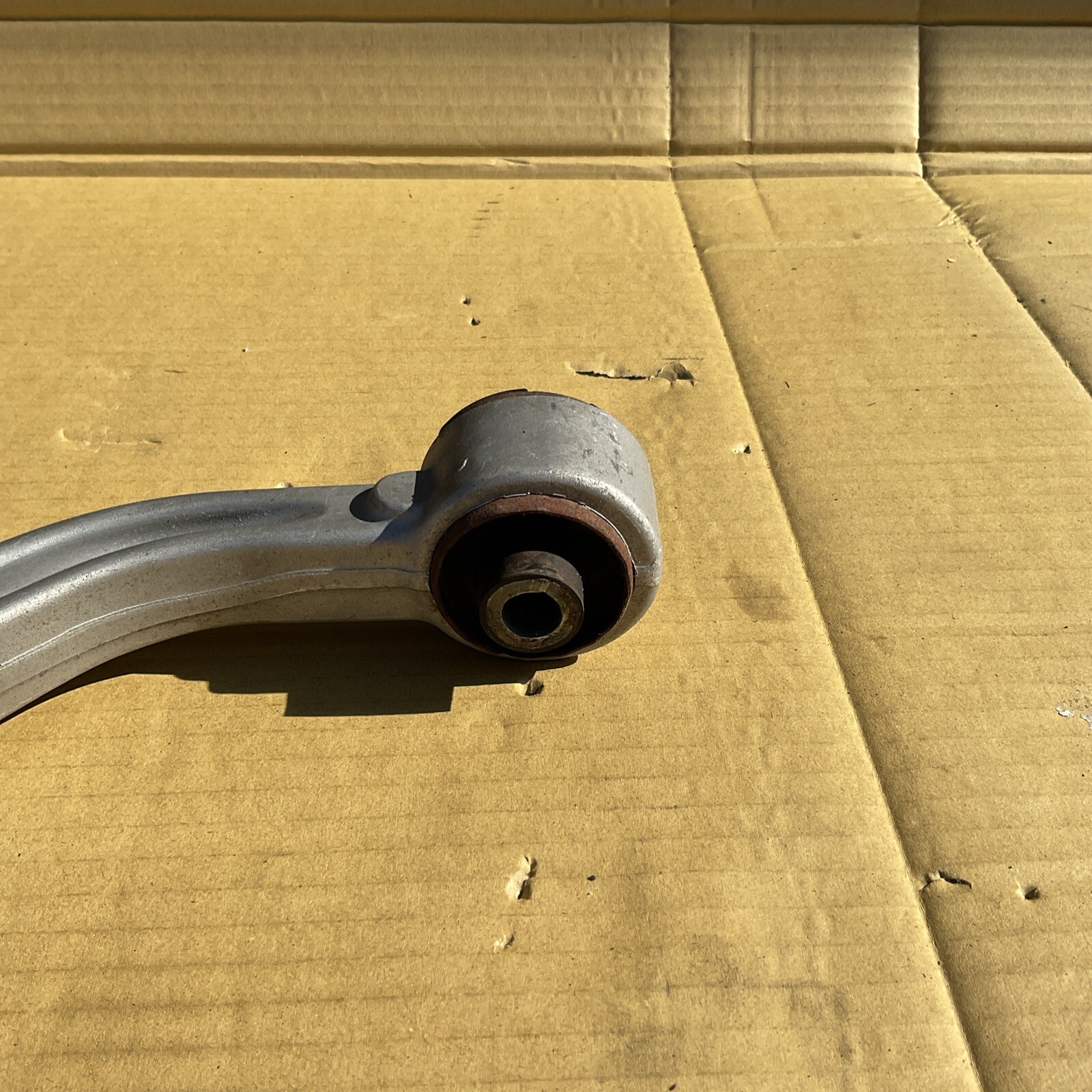 14-24 MASERATI Quattroporte/GHIBLI FRONT LEFT  UPPER CONTROL ARM OEM 0670004185