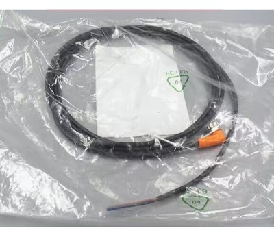 1PC IFM EVC144 M8 three core bent connector EVC144 New *vv