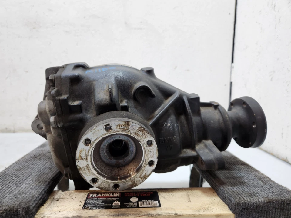 ✅1-06 OEM BMW E46 330i 330Ci Rear Differential Axle Gearbox Carrier SMG 3.07 64k - Image 3 of 4