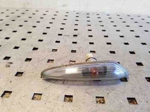 BMW X3 E83 Kotflügelblinker vorne rechts 2.00 Diesel 130kw 2008 26143206