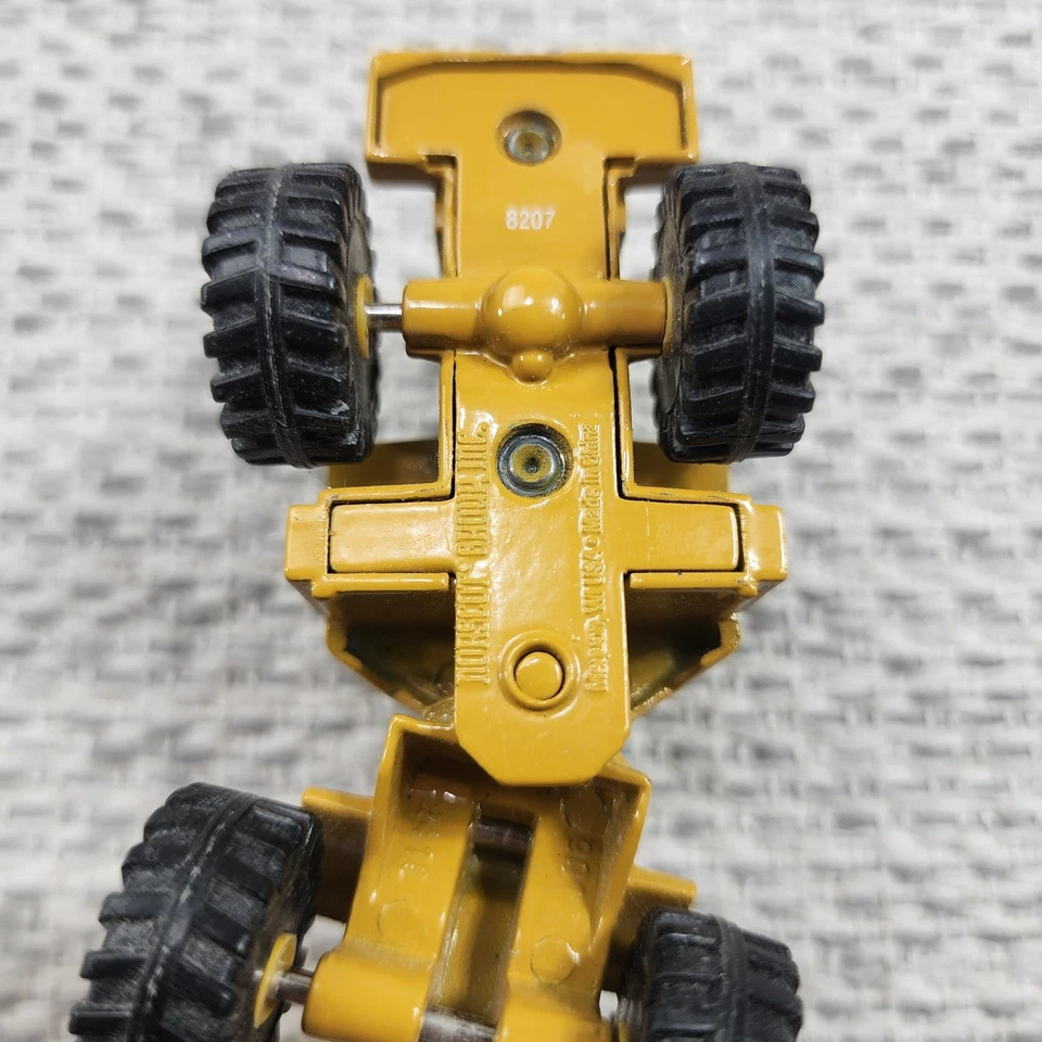 1990's Norscot CAT Caterpillar 950F Wheel Loader 1:64 Scale Diecast - Image 4 of 4