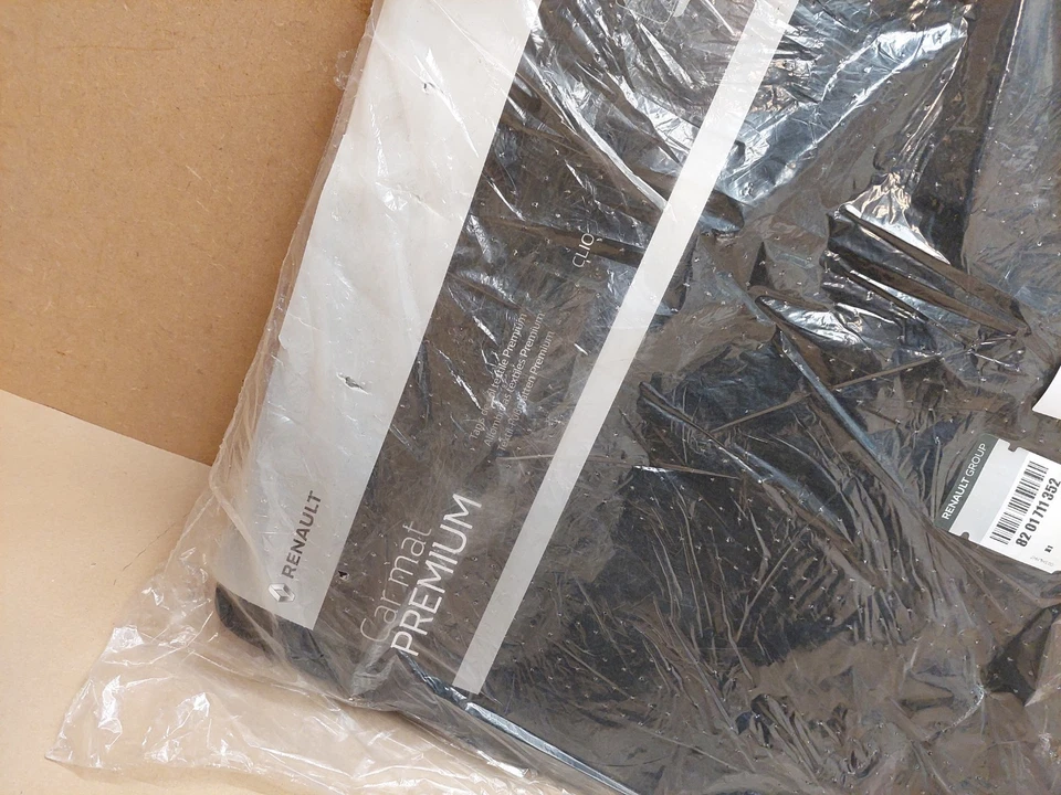 Juego alfombrillas alfombrillas delanteras y traseras Renault Clio MK5 8201711352 19-25 originales Foto 4 de 4