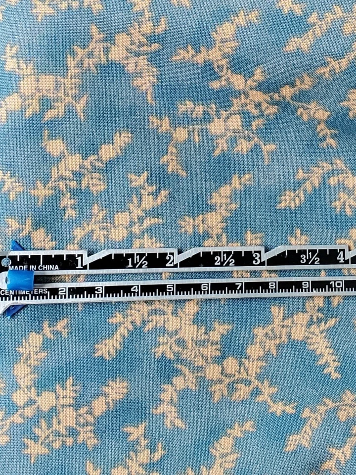 1 Yard Quilting Fabric Blue Floral Vine Beth Bruske David Textile Quilting - Image 2 of 3