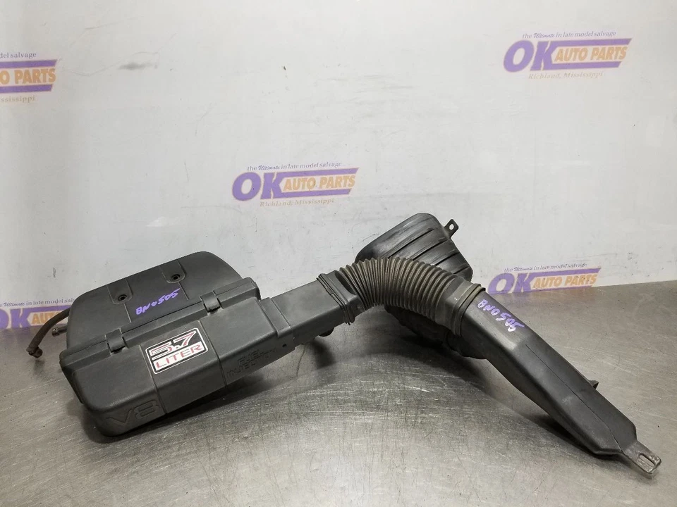 93 1993 BUICK ROADMASTER 5.7L ENGINE AIR CLEANER AIR INTAKE WITH DUCT - Image 2 of 4