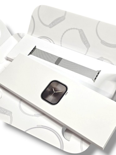 Apple Watch Series 10 (GPS+LTE) 42MM Natural Titanium Case Natural & Milanese - Photo 4 sur 5