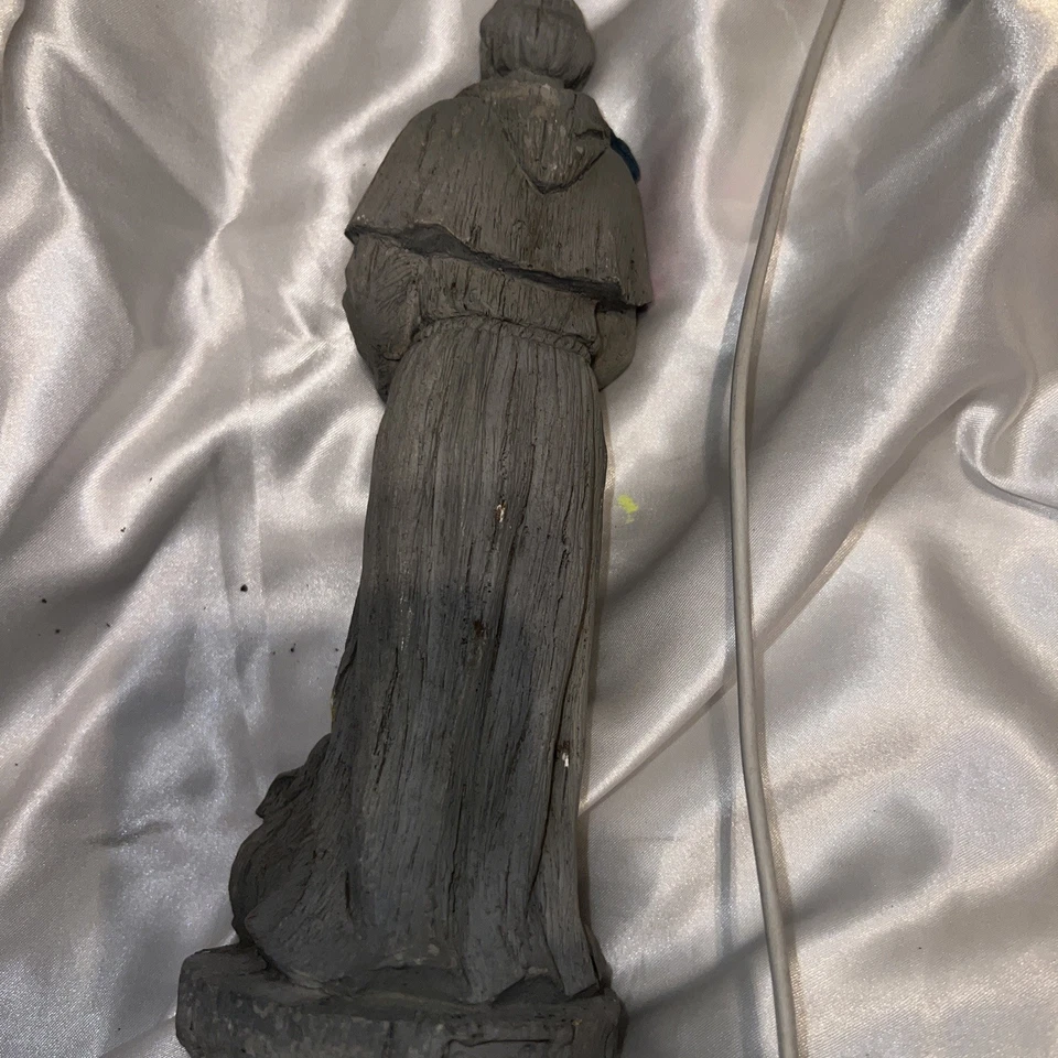 Estatua de San Francisco con Pájaro, Patrón de los Animales Foto 4 de 4