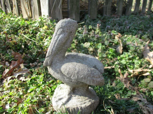 Estatuas Pelican al aire libre