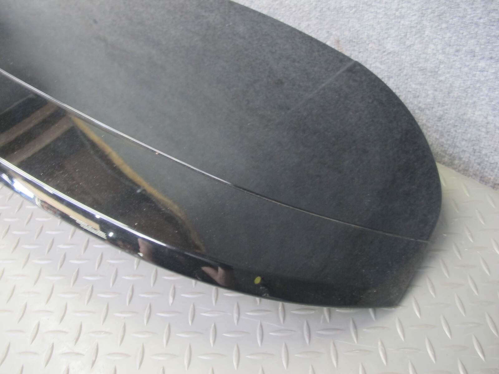 2017-2020 MASERATI LEVANTE M161 REAR TAILGATE SPOILER W BRAKE LIGHT 670040267