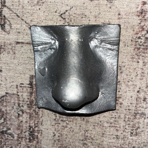 Scultura Naso in Peltro 2” X 2” Firmata - Foto 1 di 5
