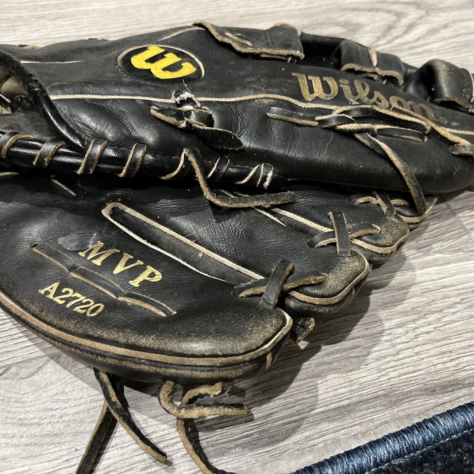 Wilson A2720 MVP 13” Optima Gold Baseball Softball Glove RHT Signature