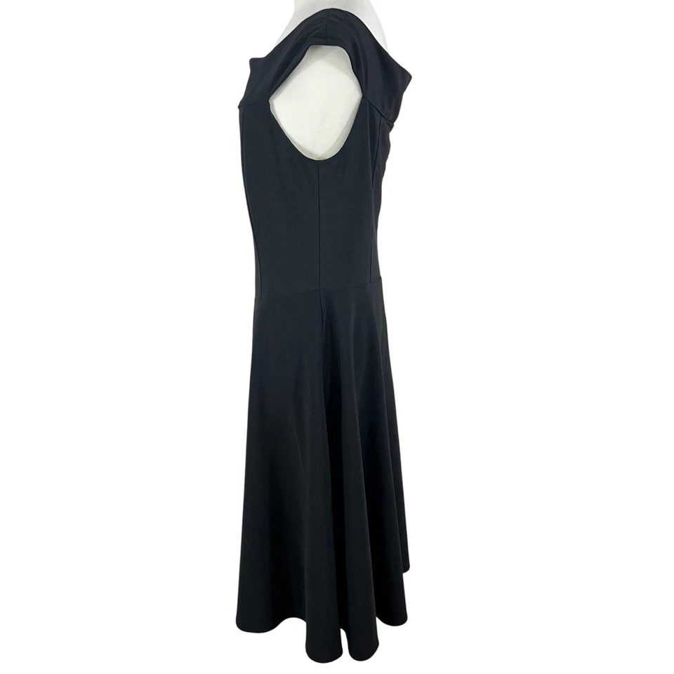 Vestido midi vintage años 90 negro cuello barco calce y acampanado talla M/L Foto 3 de 4