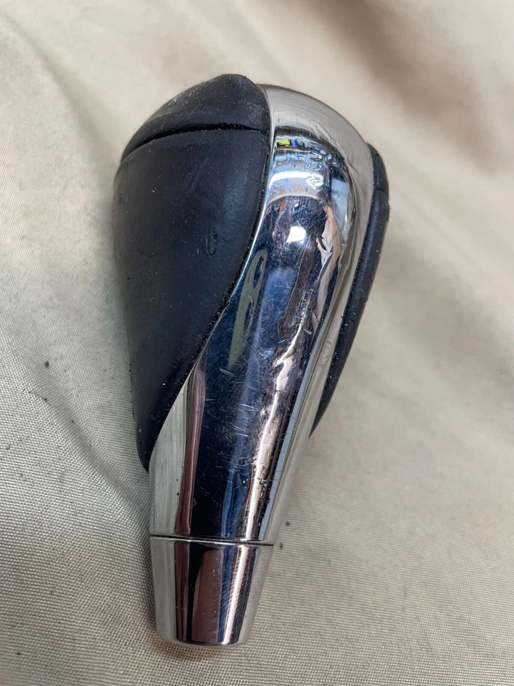 Pomo de cambio Lexus IS250 IS350 RX350 2006-2013 CUERO NEGRO CROMO 33504-0E040-C Foto 3 de 4