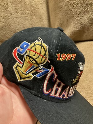 Vintage Chicago Bulls 1997 NBA Championship Logo Athletic