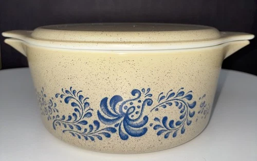 Vintage Pyrex 475-B Cinderella Casserole Dish W/Lid In The Homestead Pattern