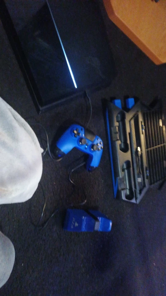 Sony PlayStation PS4 1TB Black Video Game Console CUH-1216B Bundle - Image 2 of 4