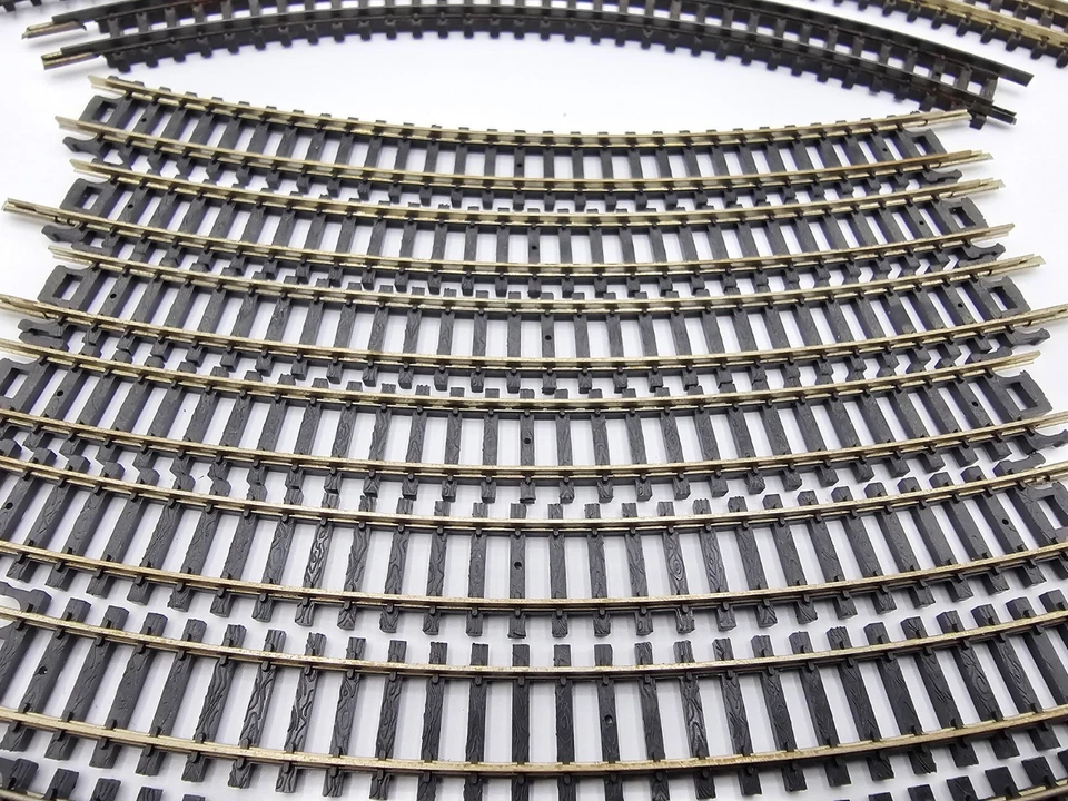 *USED* N Scale (11) Lot Piece Mixed Curved Track Lot Curved Train Track - Image 3 of 4