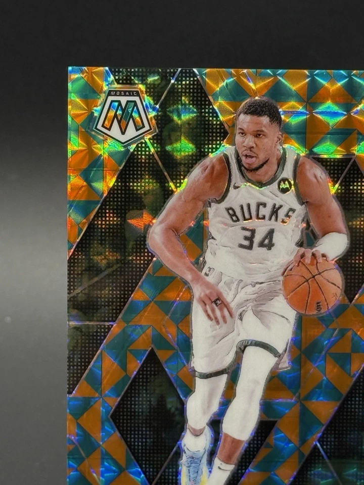 2024-25 Panini Mosaico Giannis Antetokounmpo Teselación Refractor/15 Foto 3 de 4