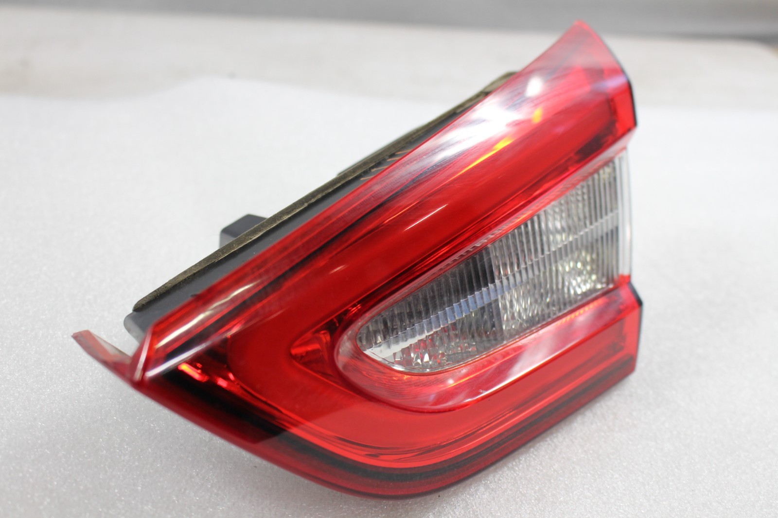 2014 Maserati Quattroporte, RH, Right, Inner Tail Lamp, Used, P/N 670009228