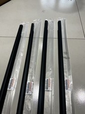 Deur- en raamrubbers Auto Voor/Achterruit Bovenste Rubber Strip Afdichting Deur Glas Lifter Gids Groef Modder Trog Voor Suzuki Voor Vitara(Front left