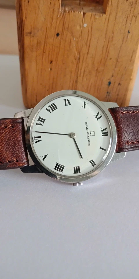 Reloj vintage universal geneve años 70-hecho en Suiza, cuerda manual para unisex Foto 4 de 4