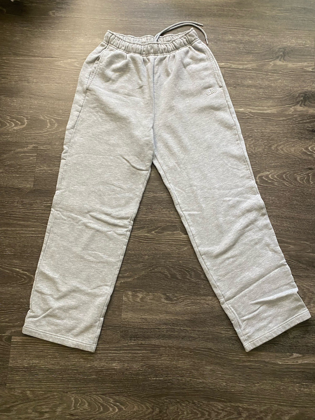 Alo Women's Small Sweatpants for Comfort and Style-image