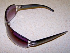 LIZ CLAIBORNE Wrap Sunglasses BLACK FRAME W/ GRAY LENS -100 UV NWOT 85548