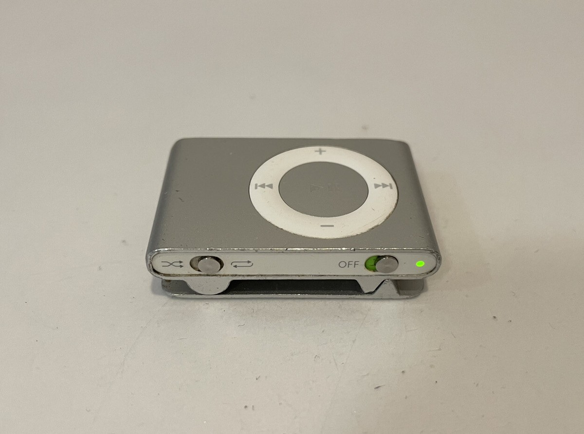 [新品•未使用] iPod Shuffle 2GB Silver Apple iPod shuffle 2nd Generation Silver (1 GB) Works Great