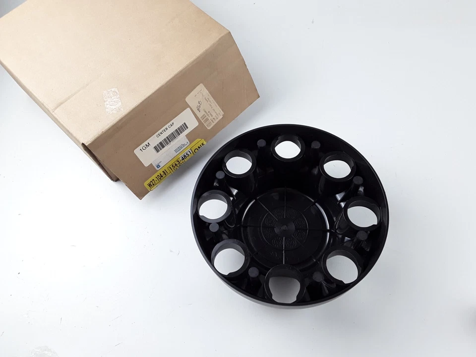 GENUINE GM For Chevy Tahoe Suburban,GMC Yukon C1500 C2500 C3500 Black Center Cap - Image 2 of 3
