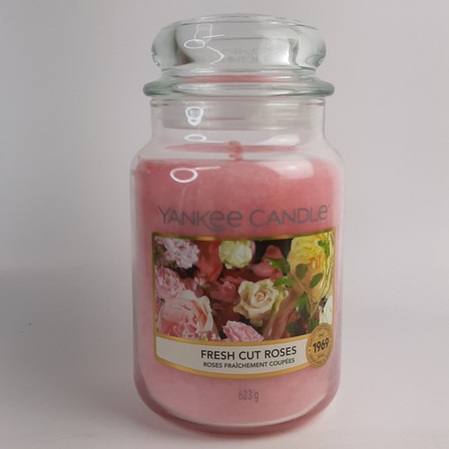 Yankee Candle Fresh Cut Roses 623g Scented Large Jar Pink Gift Wife Girlfriend - Picture 2 of 7