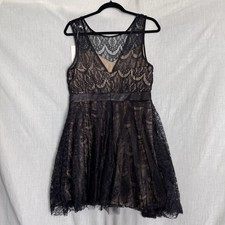 Tulips Black Lace Cocktail Dress Size 14 – New with Tag
