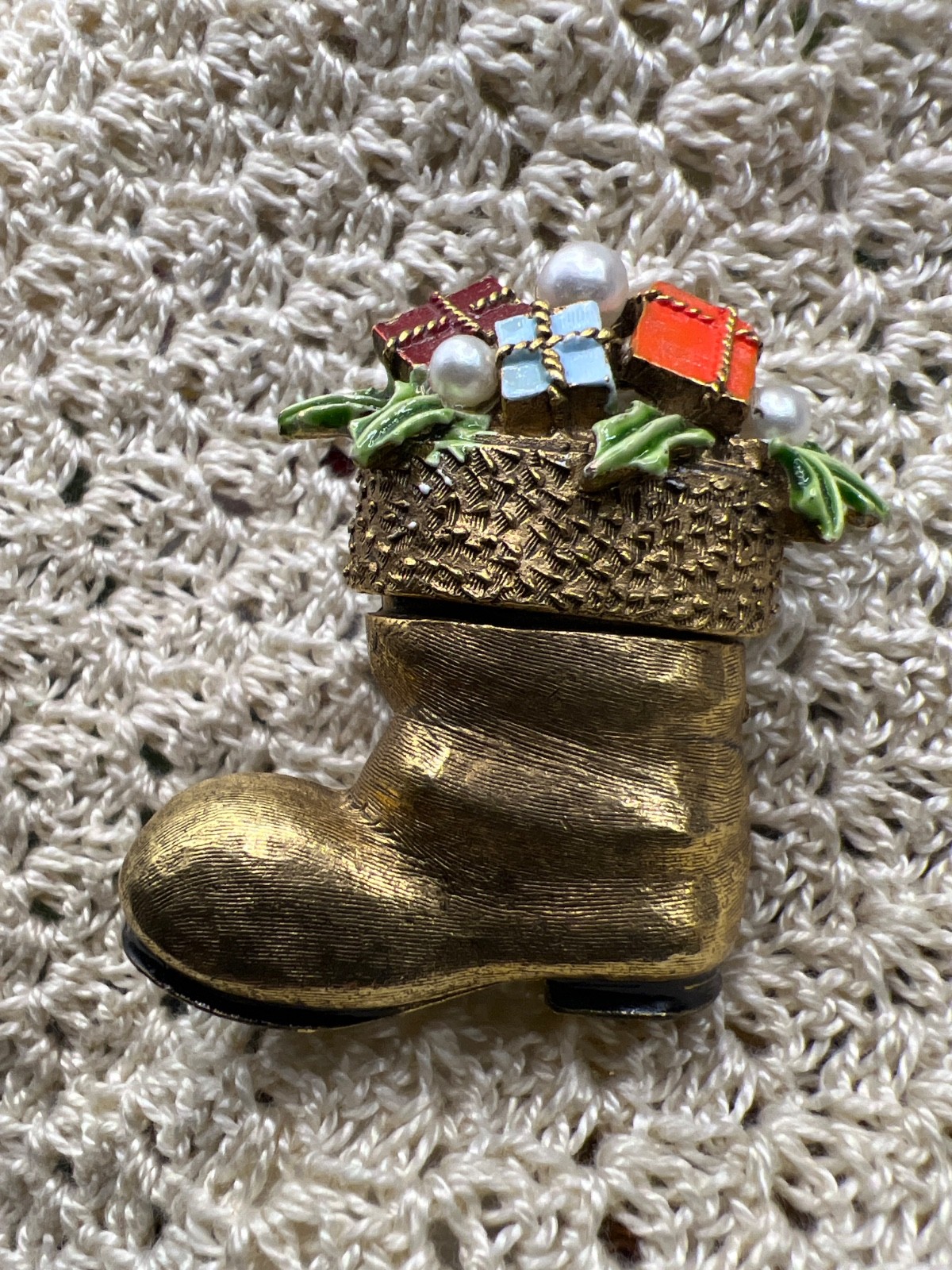 Vintage ART Arthur Pepper Signed Gold Tone Santa Boot With Toys Brooch (Fs)