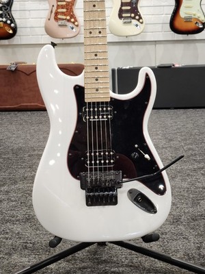 Excellent Charvel Pro-Mod So-Cal Style 1 Electric Guitar, Maple Fingerboard, Whi