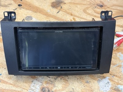 Open Box, Great - Alpine iLX-W650 7'' Double DIN Digital Multimedia Receiver