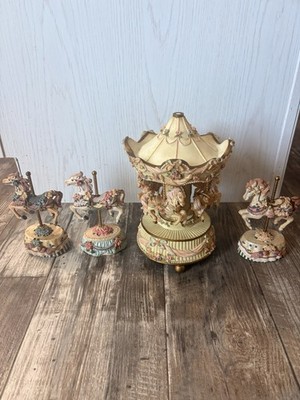   Rare Heritage House Melodies Country Fair Carousel Music Box + 4 Horses  Love