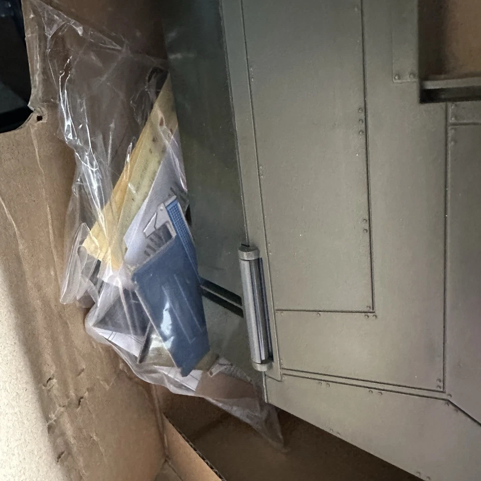 New Open Box - G.I. Joe: The Rise Of Cobra - Pit Mobile Headquarters & Figure - Image 4 of 4