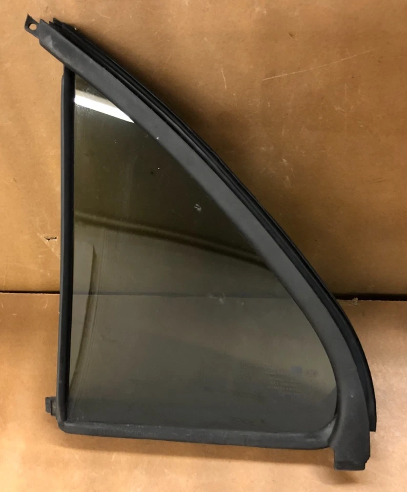 Kia Sorento 2006 puerta trasera ventilación ventana cristal (pasajero) 2003-2006 Foto 4 de 4