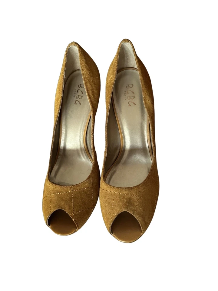 Zapatos de tacón BCBG Paris para mujer 11B beige gamuza punta abierta Foto 2 de 4