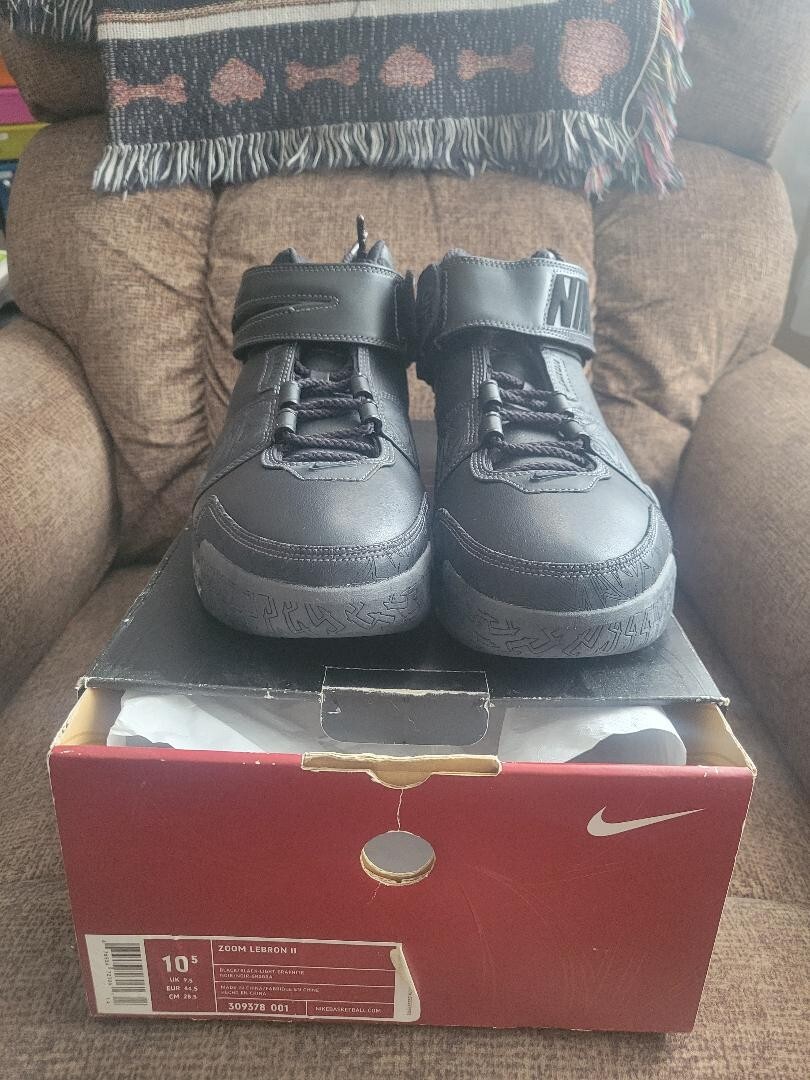 Nike Air Zoom Lebron Size New,