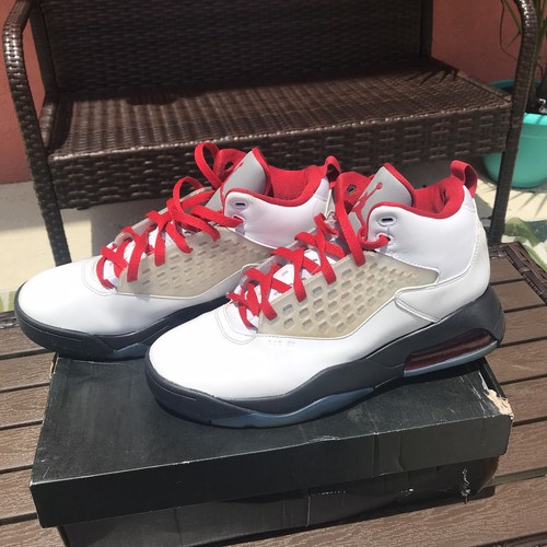 jordan maxin 200 white black gym red