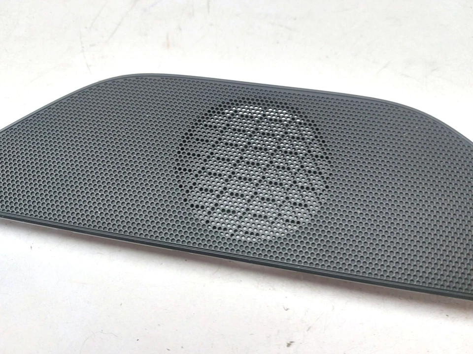 SEAT LEON MK3 DASHBOARD SPEAKER COVER TRIM 5F2857227 2013 - Image 4 of 4