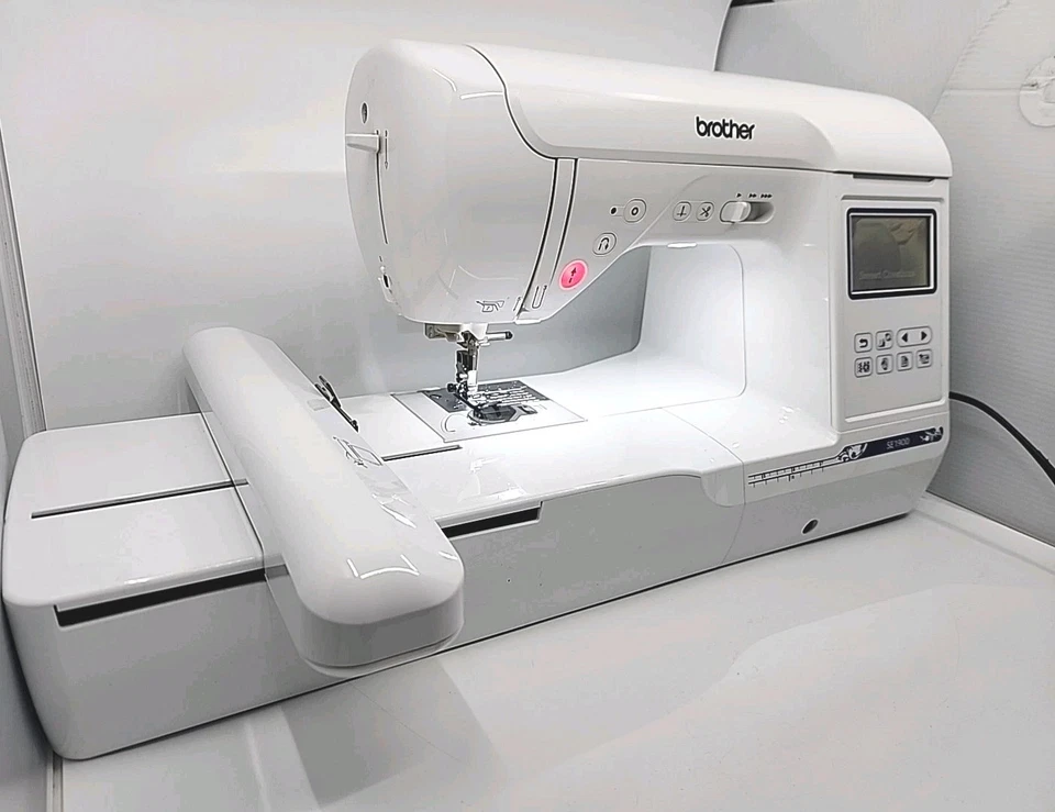 Máquina de coser y bordar Brother SE1900 - blanca Foto 2 de 4