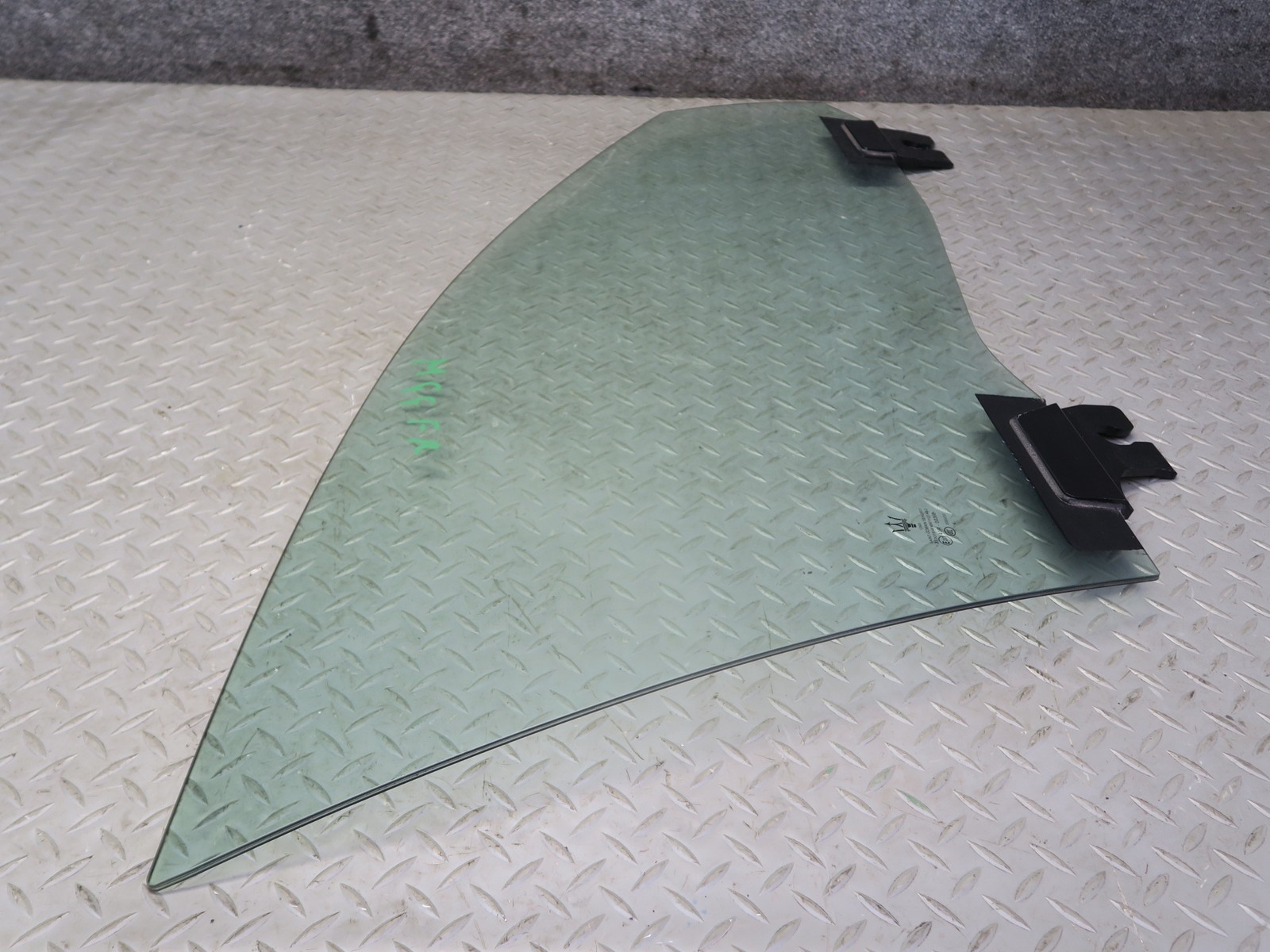 Maserati Ghibli 2014-2020 FRONT+RIGHT Door glass