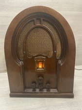 ORIGINAL ANTIQUE 1933 PHILCO MODEL 19 VACUUM TUBE CATHEDRAL RADIO (See Desc)
