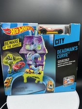 2014 -Hot Wheels Deadman's Curve, Power Lift Garage, Pit stop station 3 sets NEW 2014 -Hot Wheels Deadman's Curve, Power Lift Garage, Pit stop station 3 sets NEW