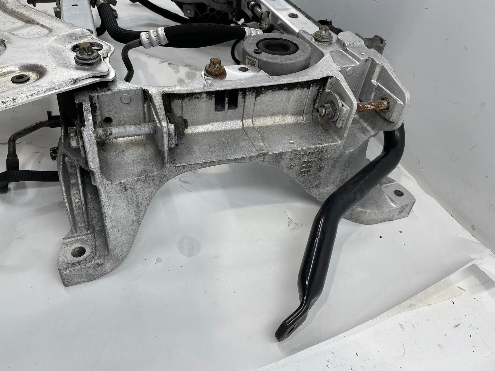 2017-2017 Maserati Quattroporte Front Crossmember W/ Pump & Mount & Cooler OEM
